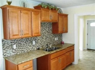 143 North St, Agawam, MA 01001