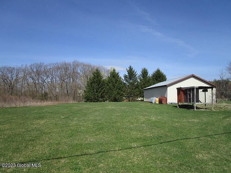4th image of 764 Esperance Road