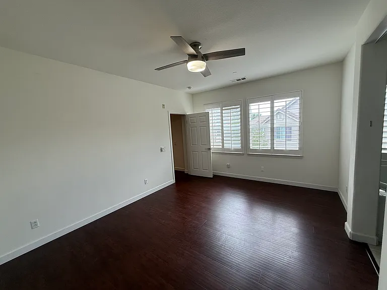 181 Martindale Way — Photo 8