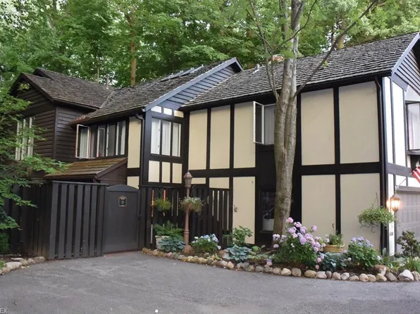 28 Hidden Valley, Rocky River, OH 44116