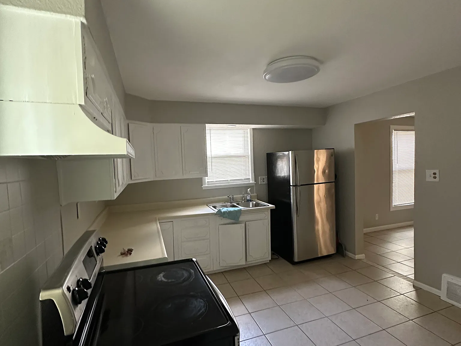 4 bed, 1526 sqft, $2,100 — Photo 3