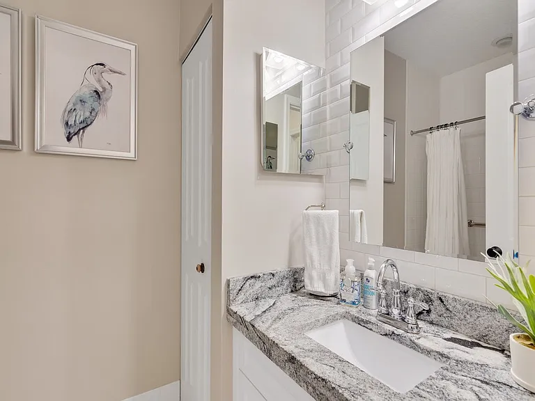 2700 Ocean Dr #501 — Photo 22