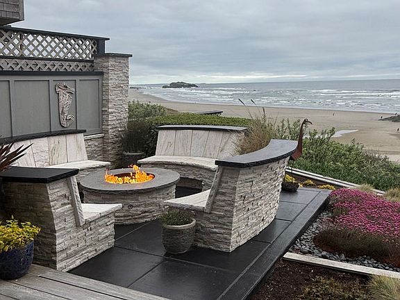 5th image of 2488 Beach Loop Dr SW
