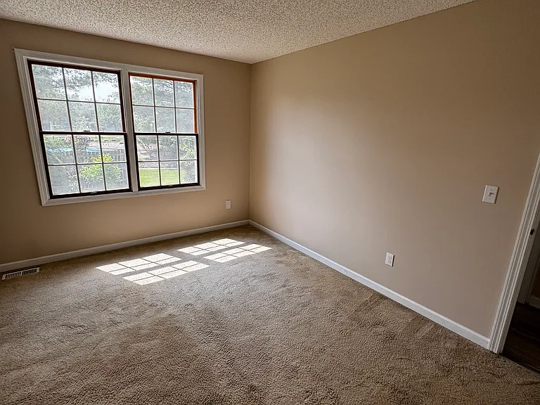 16 Hubbardston Pl — Photo 10