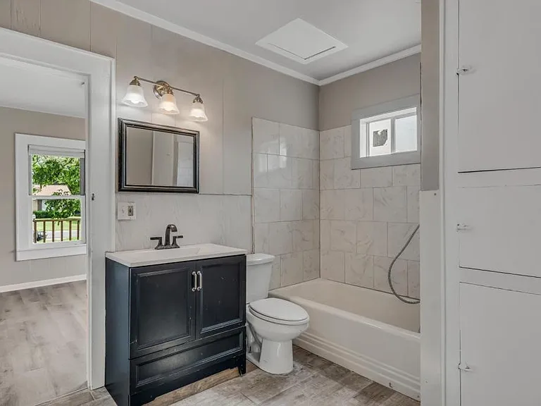 803 N Banks St — Photo 14
