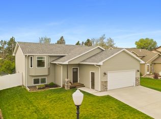 6585 Astoria Ln, Summerset, SD 57718