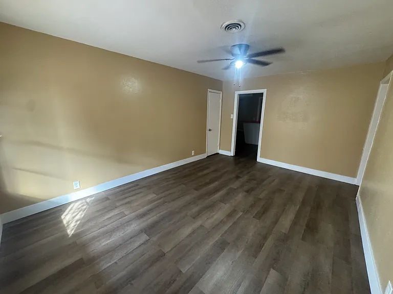 5525 Anderson St — Photo 21