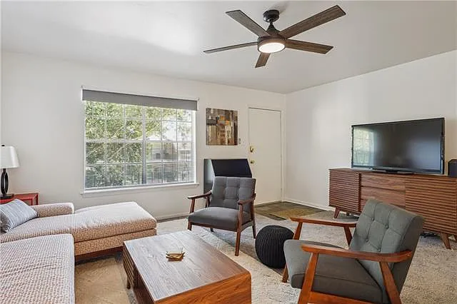 2724 Whitney Pl #327 — Photo 3