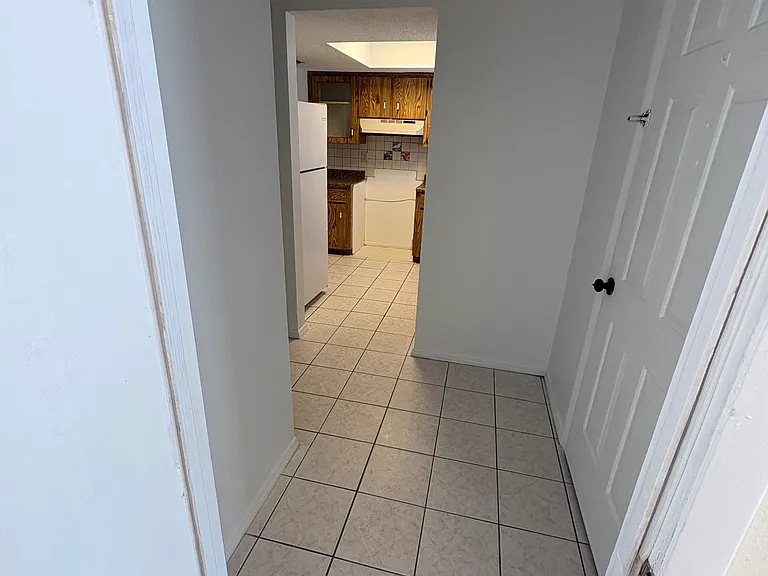1443 Giles Ave #1443 — Photo 3
