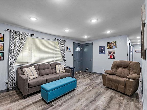 3rd image of 1804 Lawanda Dr