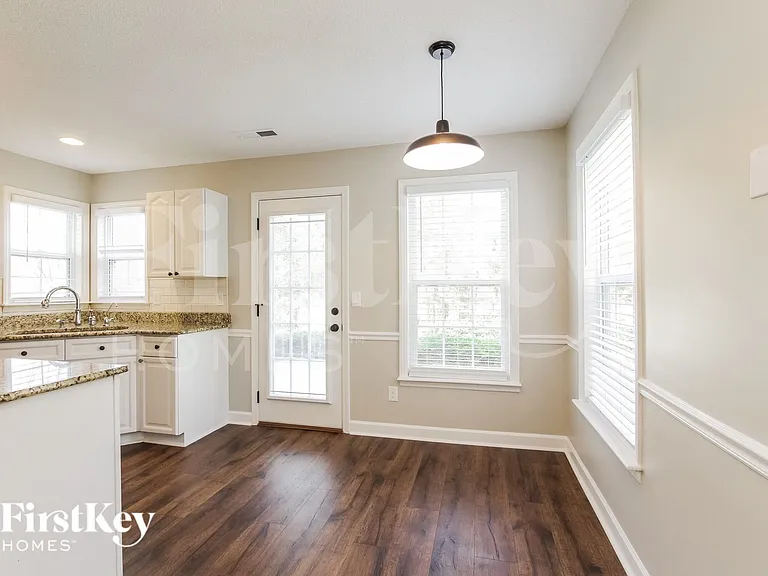 1703 Glenn Meade Dr — Photo 6