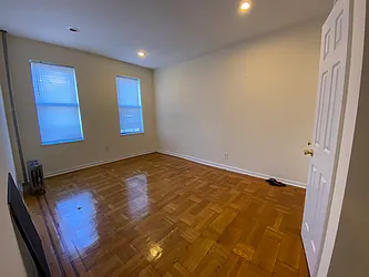 Rented by Sterea Agency