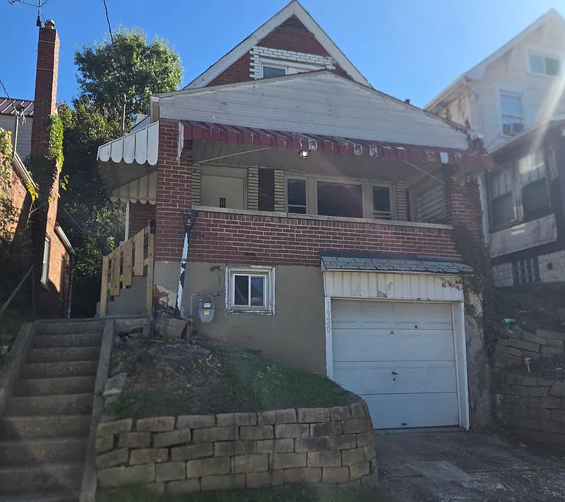 1920 Victoria Ave