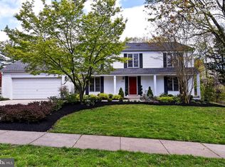 11111 Gainsborough Rd, Potomac, MD 20854