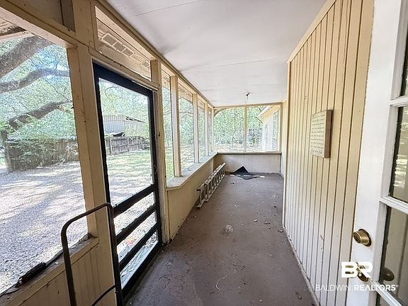 5th image of 904 Dauphine Cir
