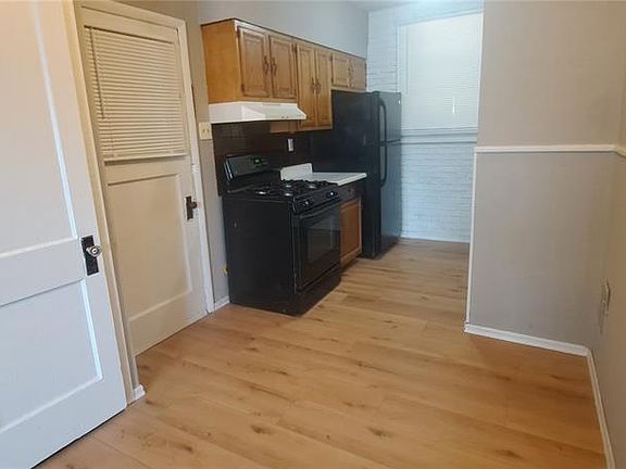 3rd image of 4617 S Broadway