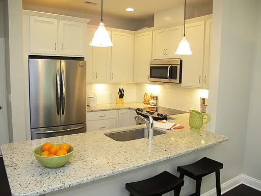 3 bed, 2.5 bath, 1450 sqft, $2,045 — Photo 4