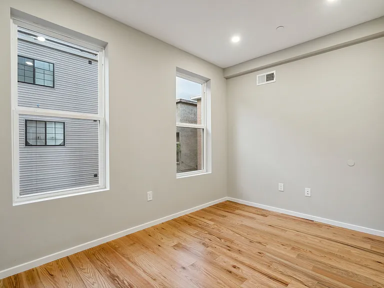 1713 Seybert St #1 — Photo 11