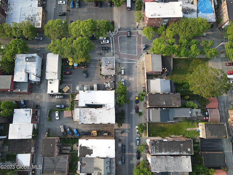 3rd image of 167-169 4th Street