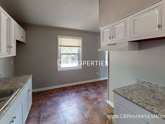 2nd image of 938 Bramblewood Ln