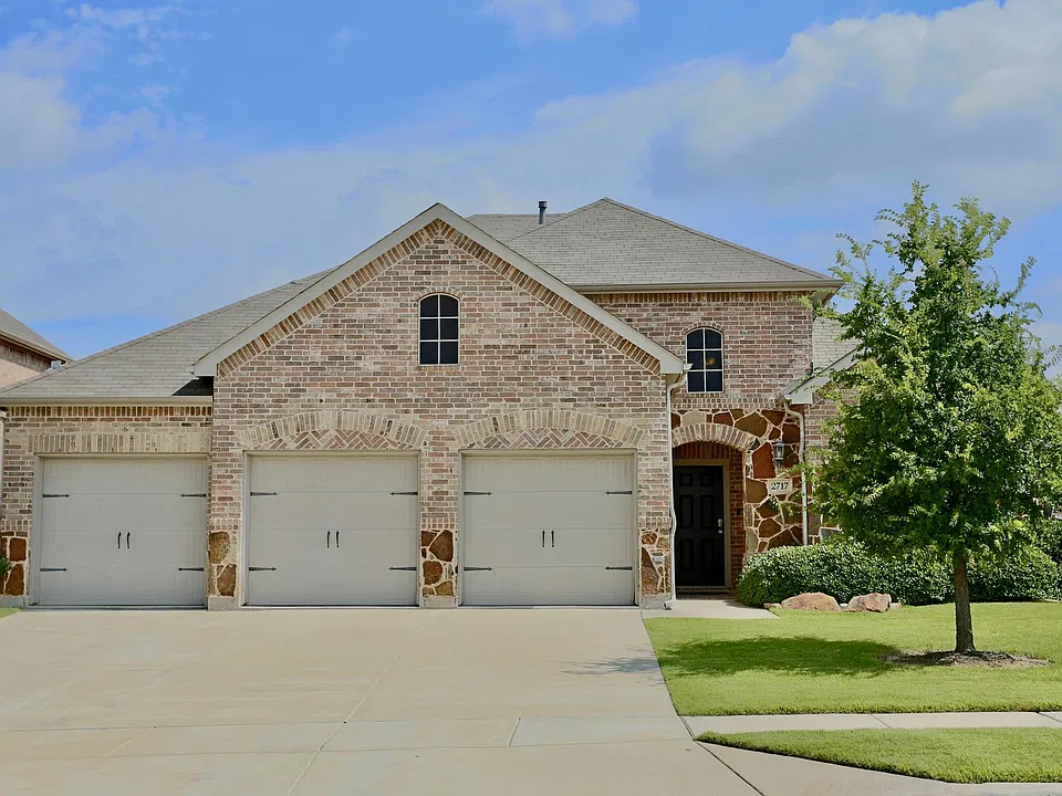 2717 Tradewinds Dr