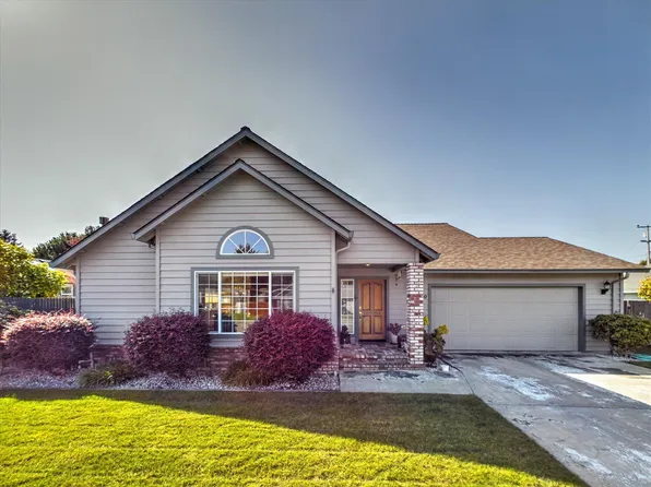 2140 Pillor Dr, McKinleyville, CA 95519