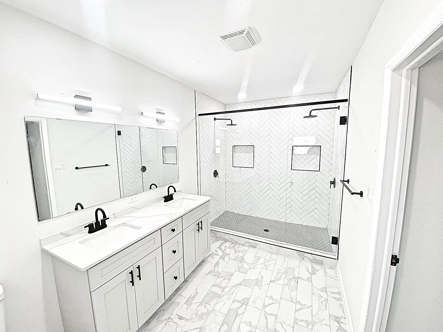 3 bed, 1472 sqft, $2,250 — Photo 3