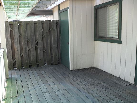 2nd image of 131 Knoll St #2