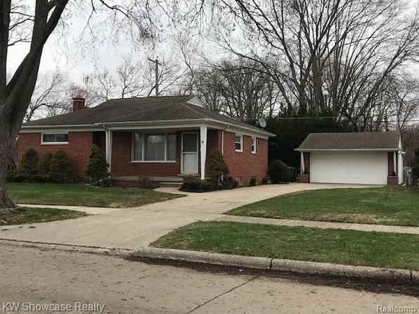 9370 Gillman St, Livonia, MI 48150