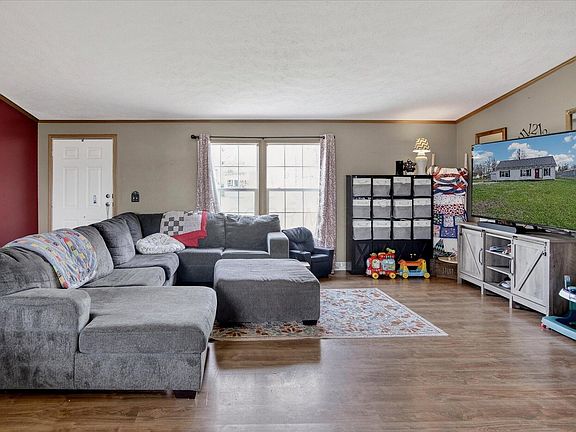 4th image of 75 Harmony Ln