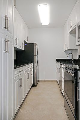 4th image of 211 W 56th St #K26