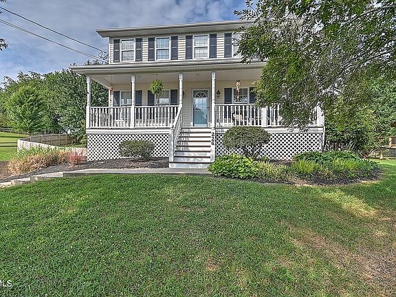 5th image of 226 Persimmon Ln