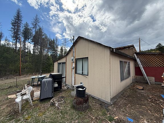 3rd image of 7 Hazel Ln