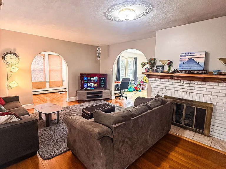 38 Grandview Ave — Photo 12