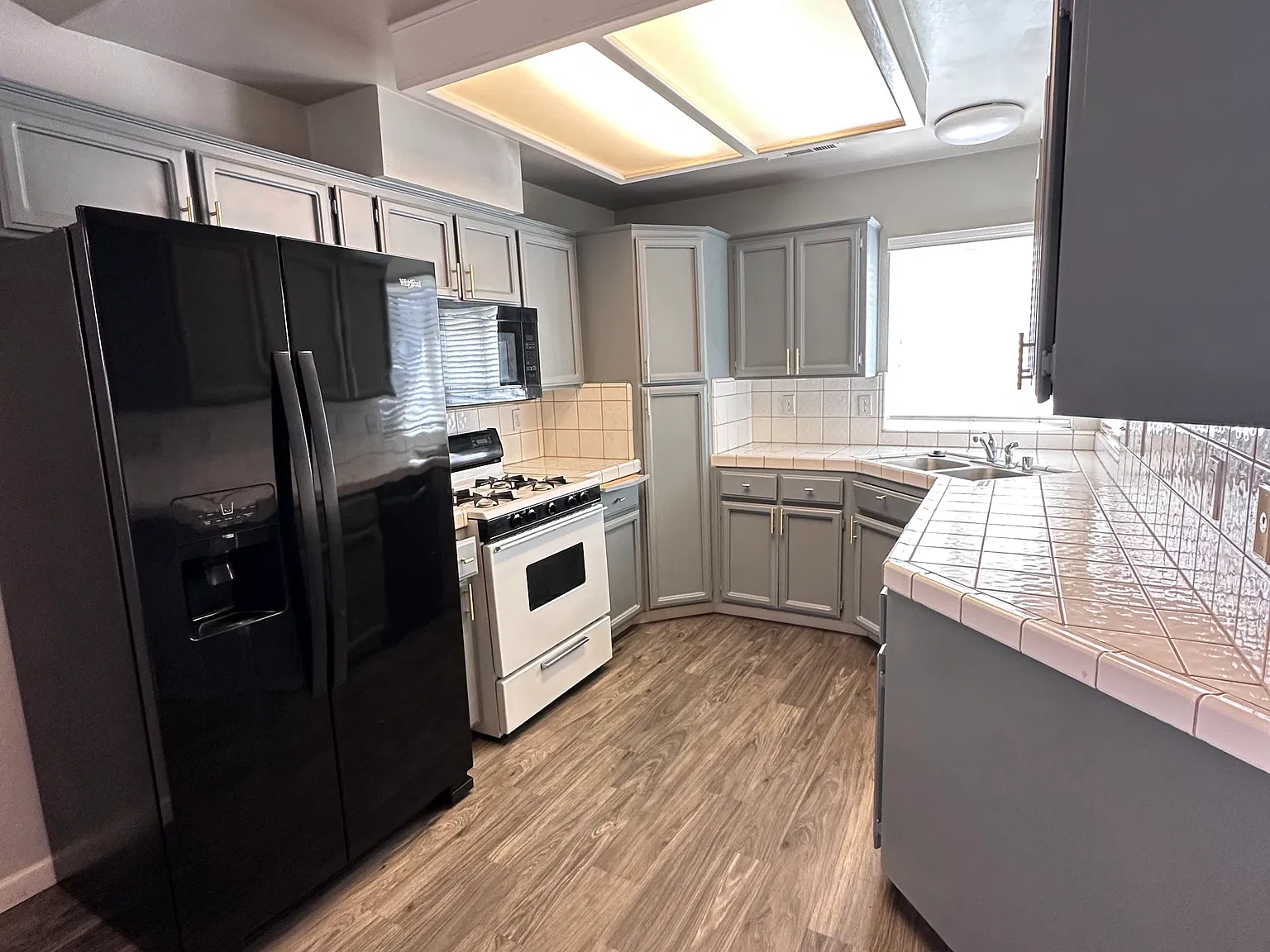3 bed, 1230 sqft, $2,600 — Photo 3