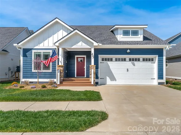 237 Leyland Cir, Hendersonville, NC 28792