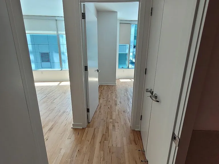338 Spear St #4H — Photo 4