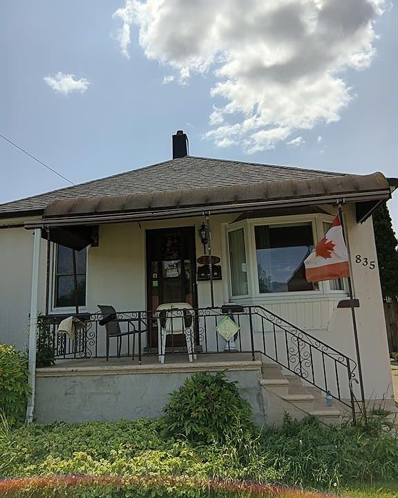 1st image of 835 Stanley St