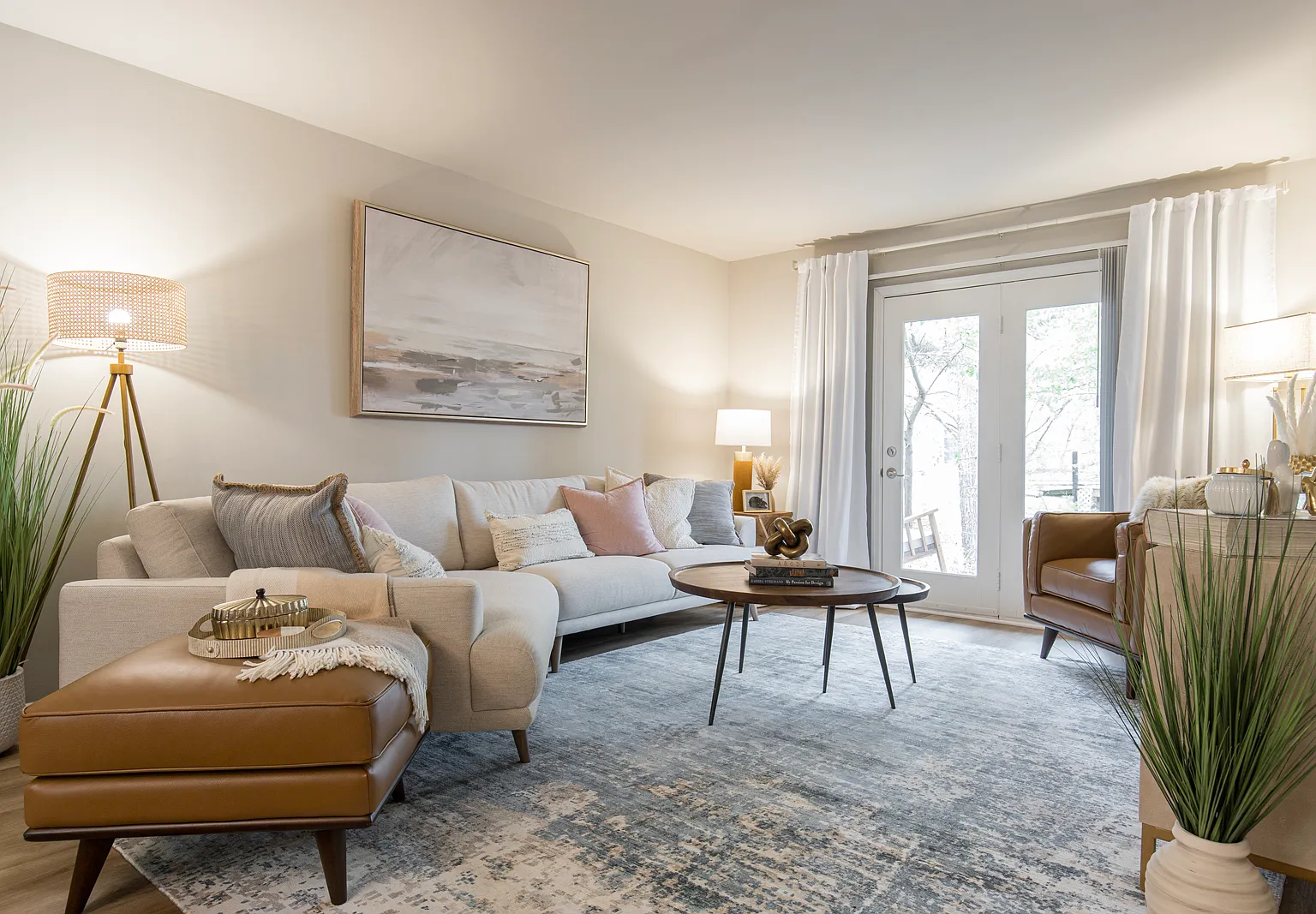 Harbor Village Apartments — Photo 1
