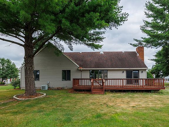4th image of 1764 Iroquois Ct