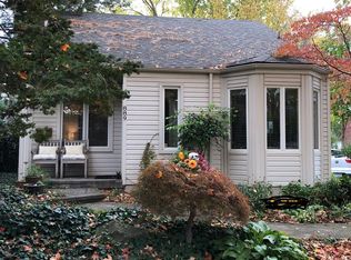 889 Chestnut St, Birmingham, MI 48009