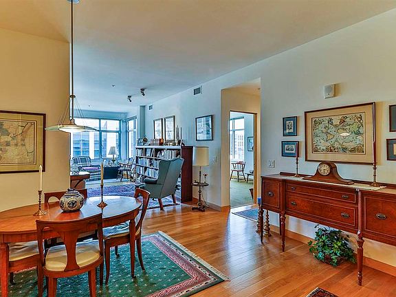 3rd image of 309 W Washington Ave Unit 810
