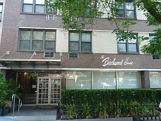 Rented by R New York