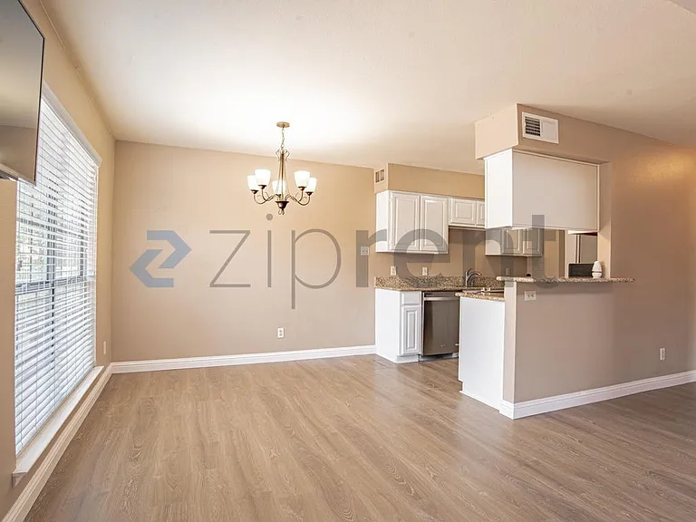 334 W Harwood Rd #A — Photo 6