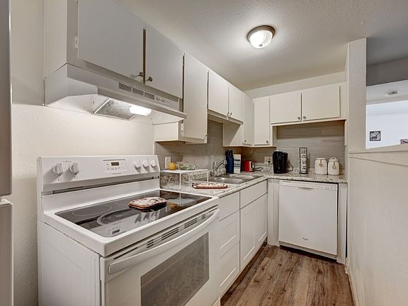 2nd image of 1429 Potter Dr APT 353