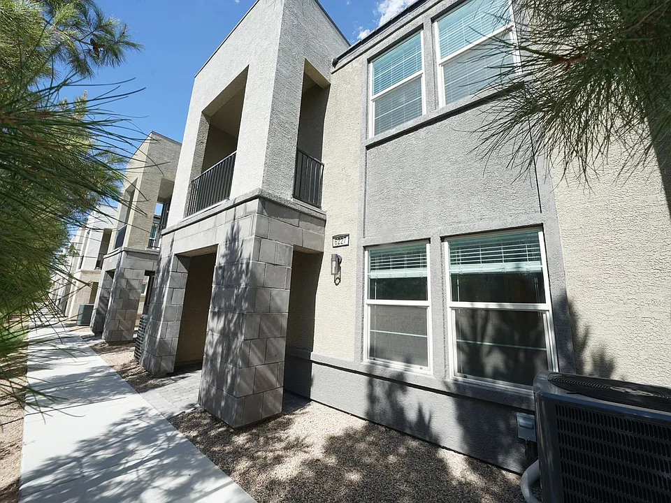6227 Runestone St