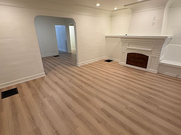 2nd image of 762 W 6th St
