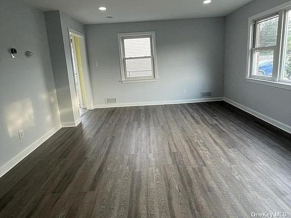 4th image of 63 Wood Ave