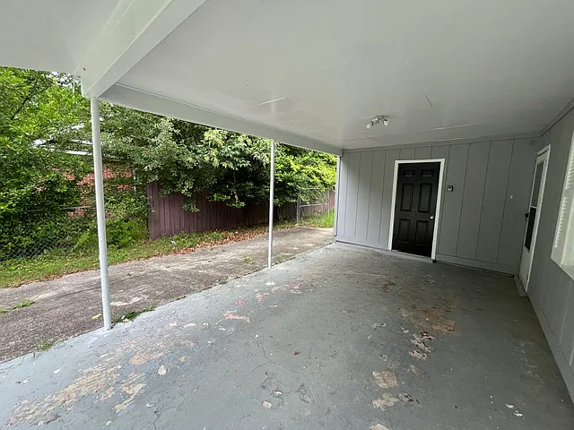 2435 Thrasher Ave — Photo 2