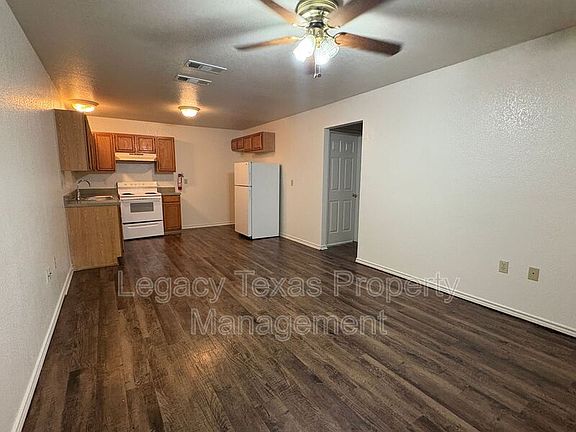 4th image of 1112 Williams Ave APT D